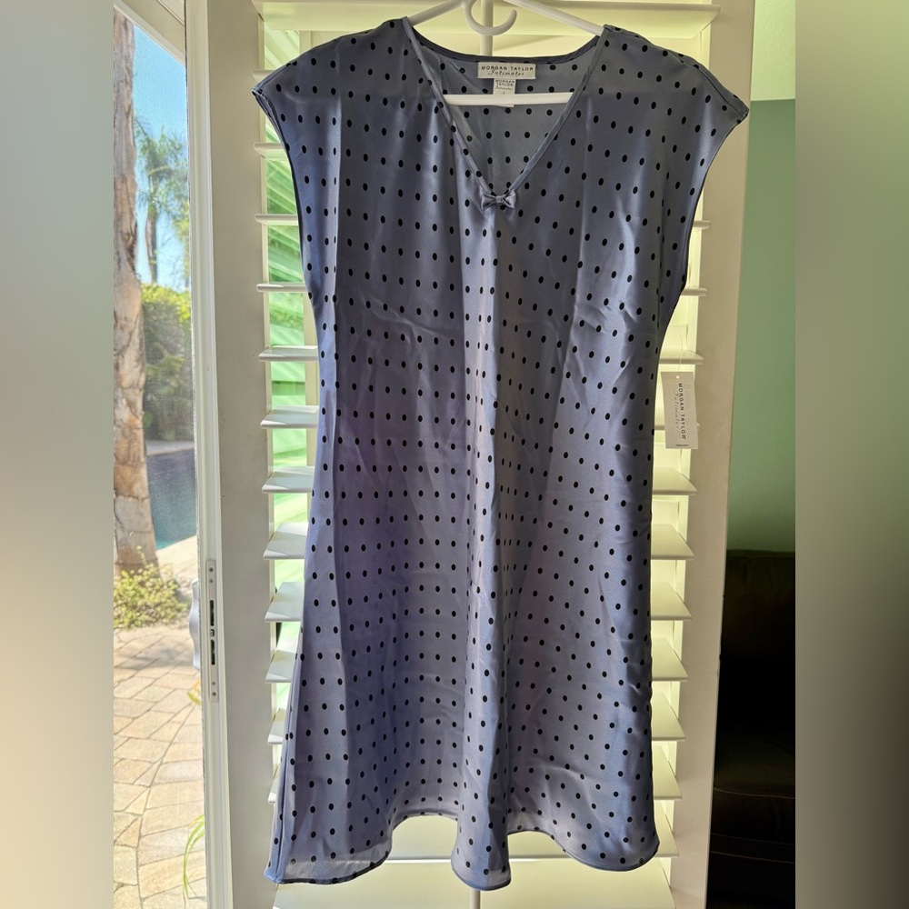 NWT Women’s nightgown, negligee. Size Small. Bluish gray with black polk…